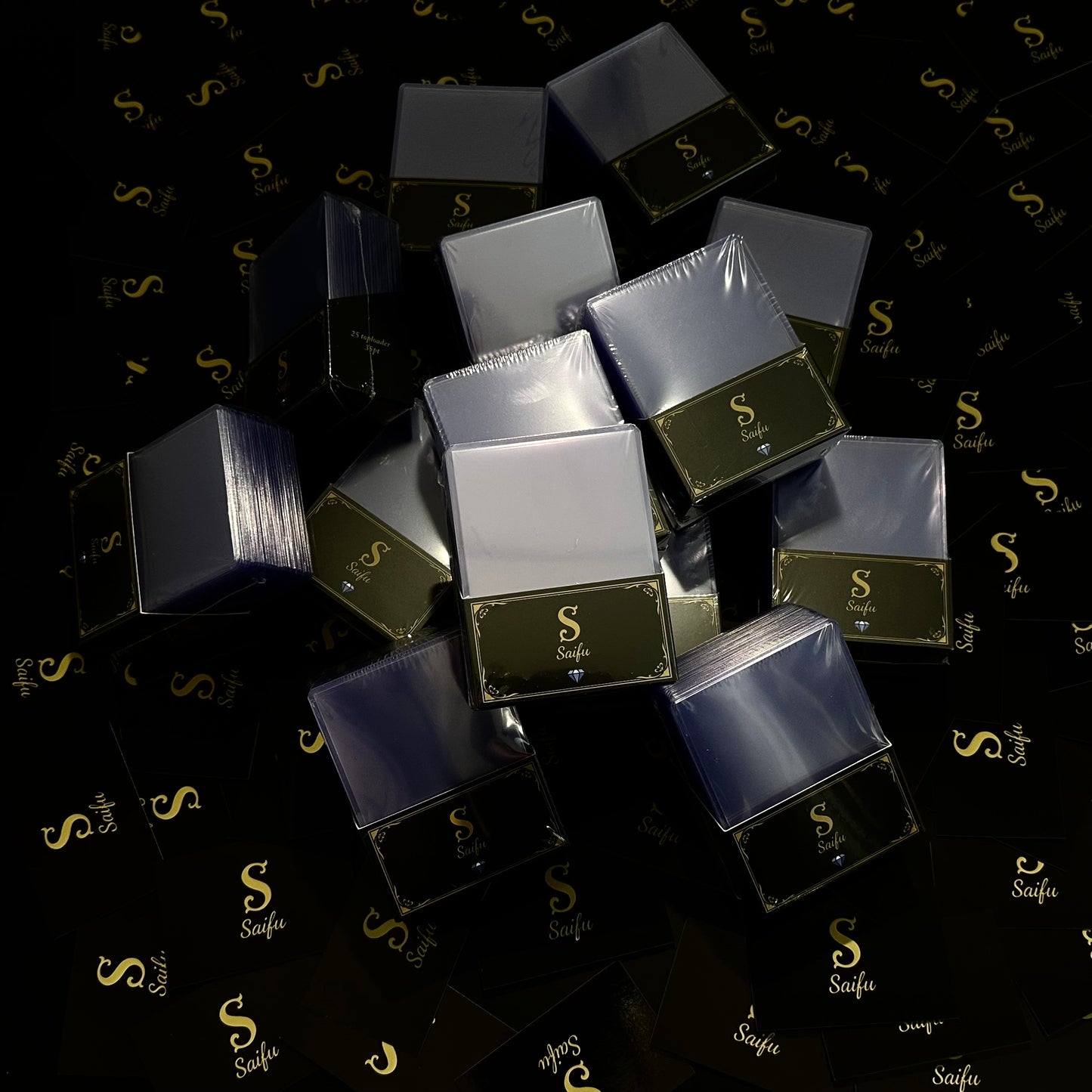 Toploader Saifu  Standard 3" x 4" con Custodia – Ultra Trasparente Diamond Edition