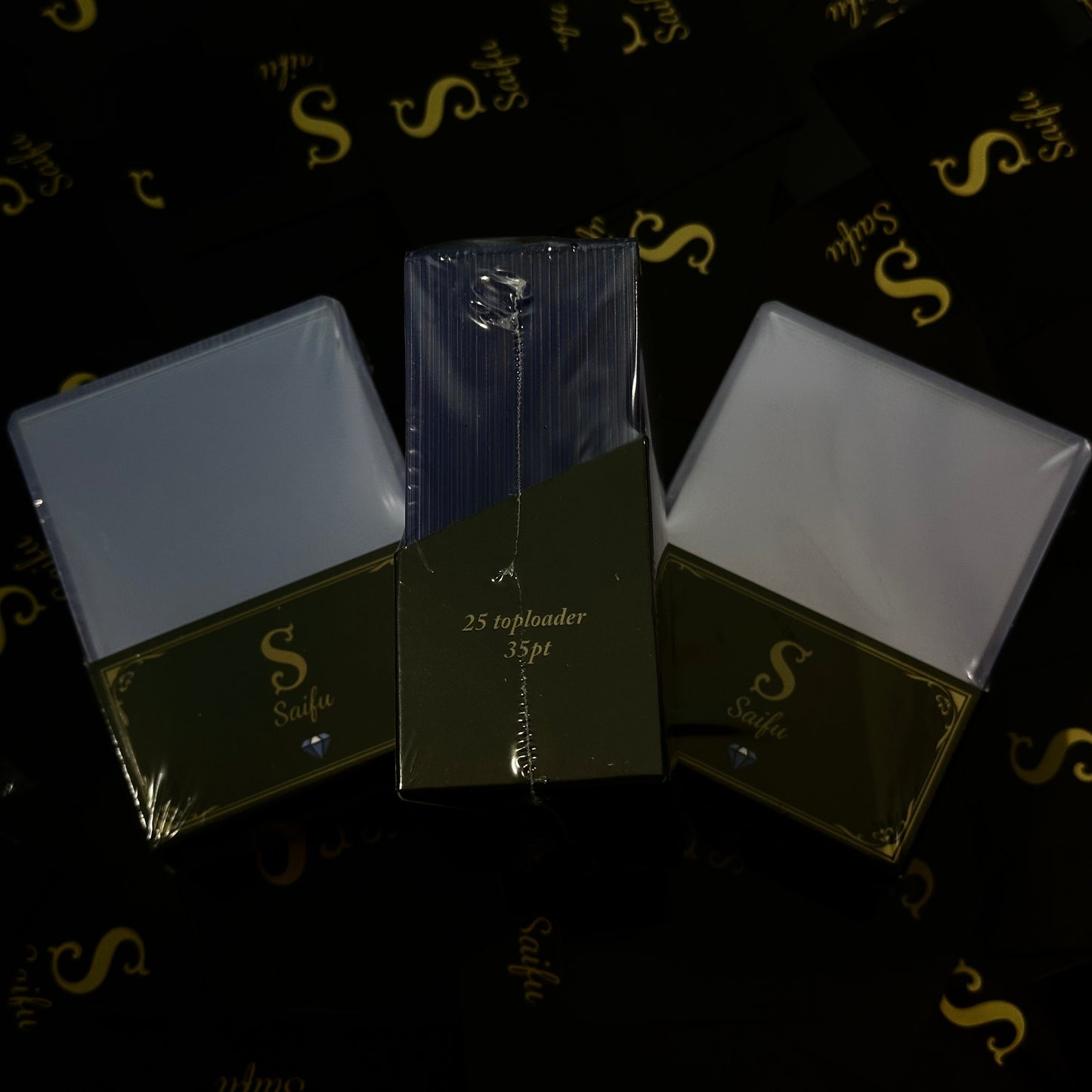 Toploader Saifu  Standard 3" x 4" con Custodia – Ultra Trasparente Diamond Edition